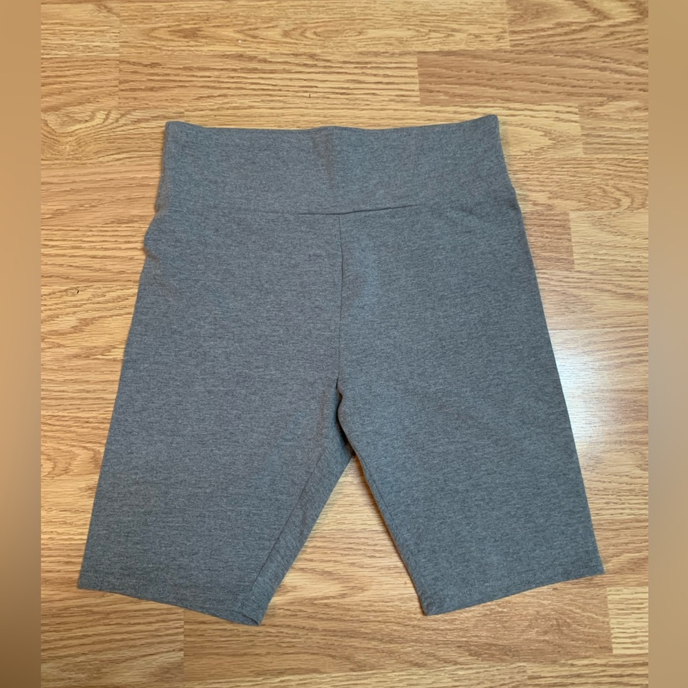 Wild Fable gray bike shorts, Size Medium
